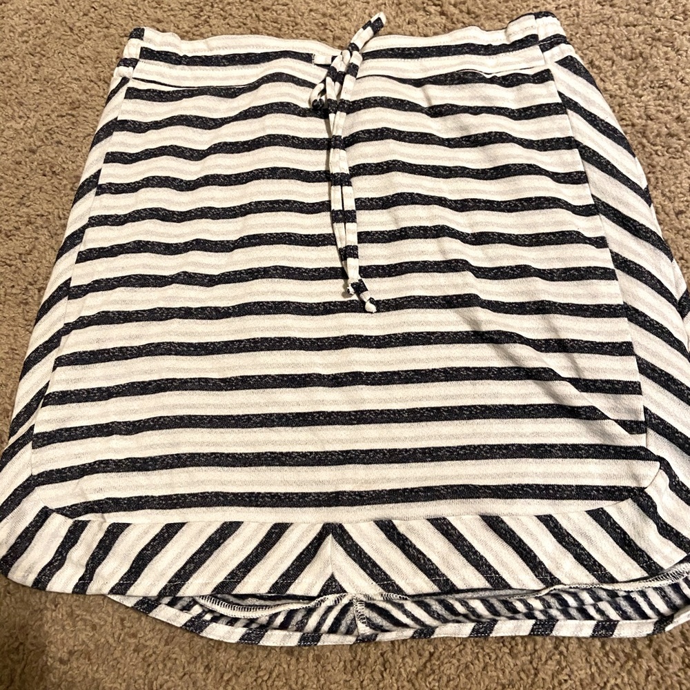 Soft cloth mini pencil style skirt